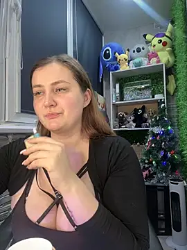 CandyShoopp online show from December 25, 2024, 5:47 pm