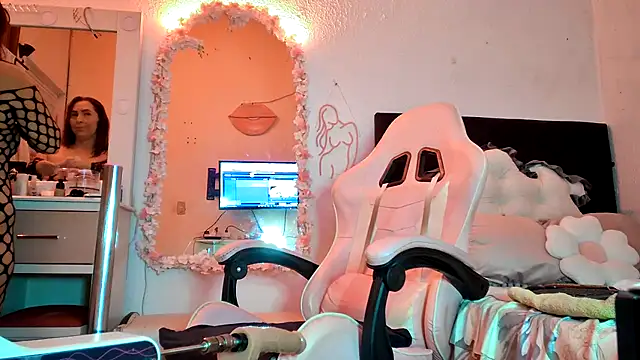 Dulce Maria05 online show from March 6, 2025, 12:32 am