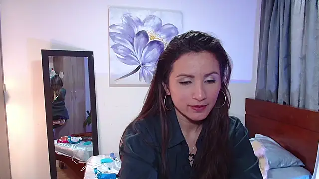 vanessabrown  online show from March 11, 2025, 6:41 pm