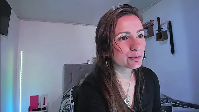 vanessabrown  online show from March 20, 2026, 12:15 am