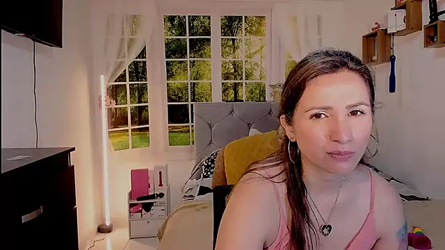 vanessabrown  online show from July 5, 2026, 4:36 pm