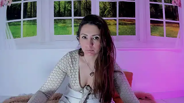vanessabrown  online show from July 18, 2026, 7:17 pm