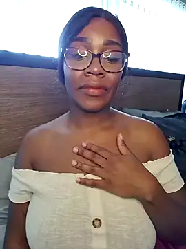 Snapshot of lollycoco chatting on November 28, 2025, 6:32 pm lollycoco online show from November 28, 2025, 6:32 pm