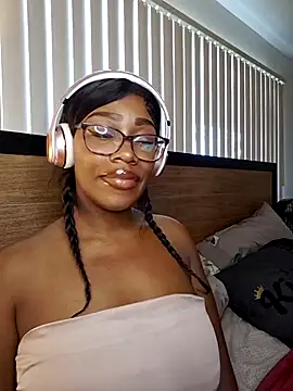 Snapshot of lollycoco chatting on December 3, 2025, 8:29 pm lollycoco online show from December 3, 2025, 8:29 pm