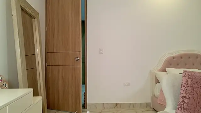 Sensualtease online show from January 6, 2025, 2:37 am