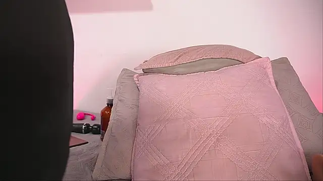 sofi decker online show from September 11, 2025, 3:17 am