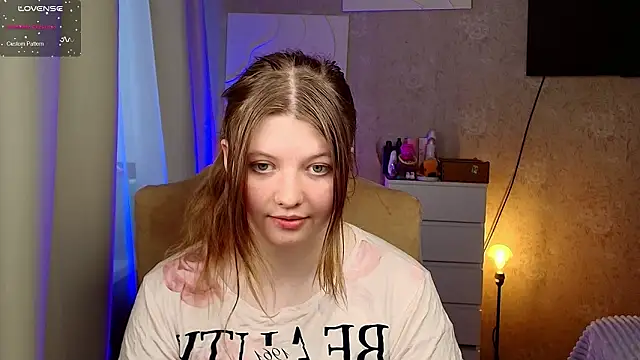 Vivian cutie online show from March 26, 2026, 3:28 pm