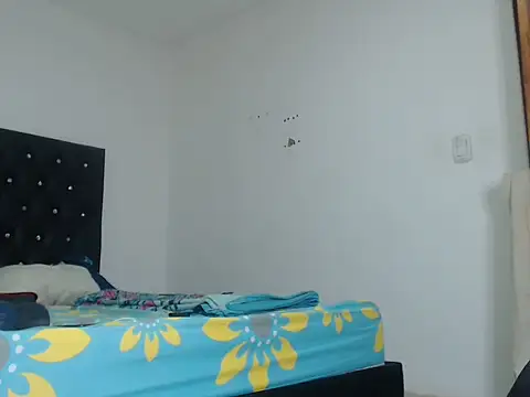 jeancarloscum12 online show from June 4, 2026, 10:05 pm