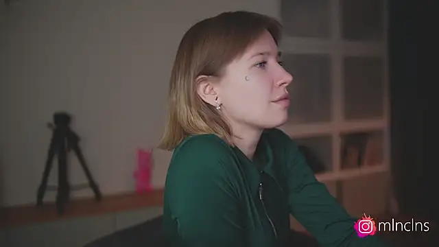 melanielwithu online show from April 26, 2026, 5:21 pm