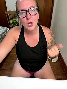 Lizzyloo online show from October 14, 2025, 11:05 pm