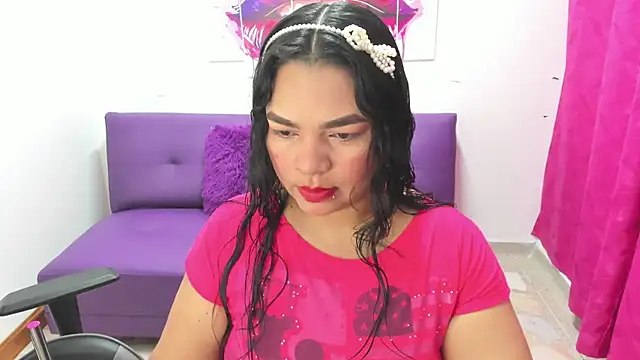 Cloe 35 online show from March 6, 2025, 3:35 pm