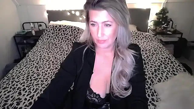 TessToy online show from January 6, 2025, 5:16 pm