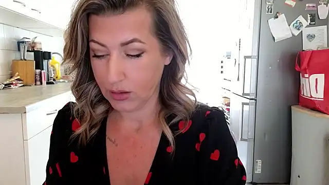 TessToy online show from April 9, 2026, 7:36 am