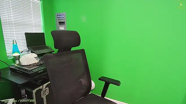 kuruptxxx live online show from January 22, 2025, 9:32 pm