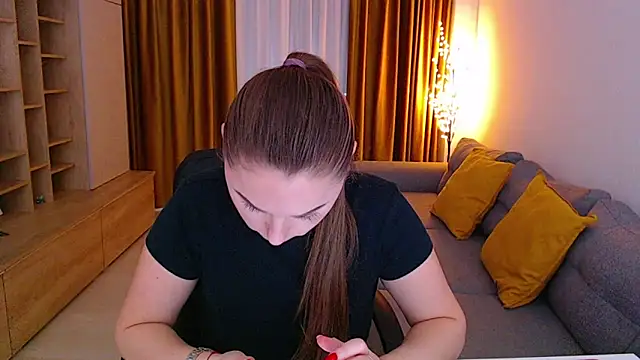  Mia Adams online show from March 31, 2026, 10:26 am