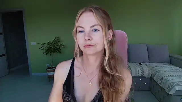 Snapshot of Cuddle_Cat chatting on July 12, 2026, 1:35 pm Cuddle Cat online show from July 12, 2026, 1:35 pm