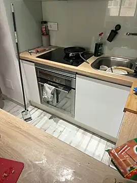 sweeti Em online show from February 2, 2025, 3:39 pm