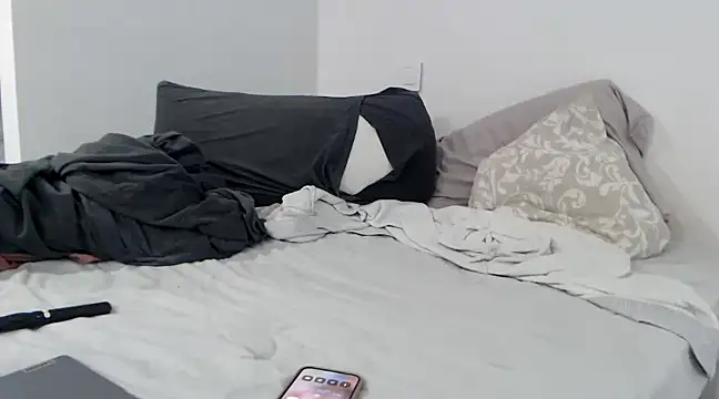 sweeti Em online show from February 5, 2025, 6:59 pm