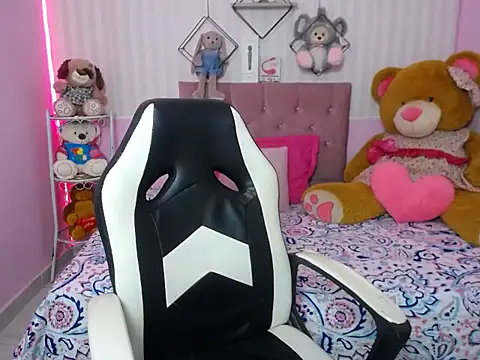 cum bigass online show from September 23, 2025, 12:08 pm