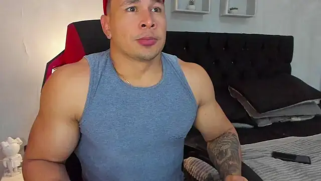 tyler hank01 online show from July 27, 2026, 8:49 pm