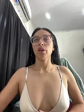 Snapshot of Ninnfa chatting on January 16, 2025, 3:24 pm Ninnfa online show from January 16, 2025, 3:24 pm