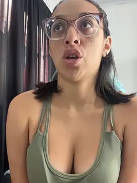 Snapshot of Ninnfa chatting on February 4, 2025, 7:44 pm Ninnfa online show from February 4, 2025, 7:44 pm