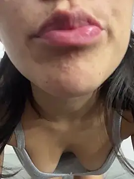 Snapshot of Ninnfa chatting on February 28, 2025, 3:26 pm Ninnfa online show from February 28, 2025, 3:26 pm