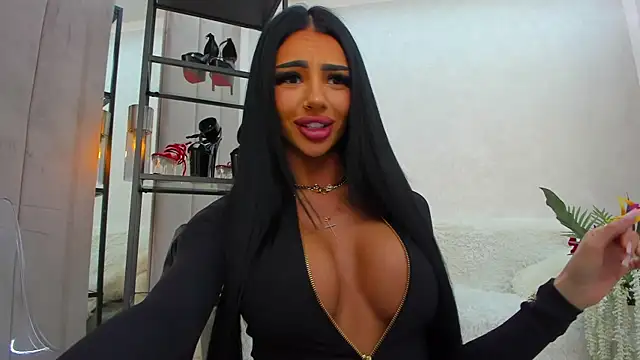 Britney Charm  online show from April 8, 2026, 6:24 am