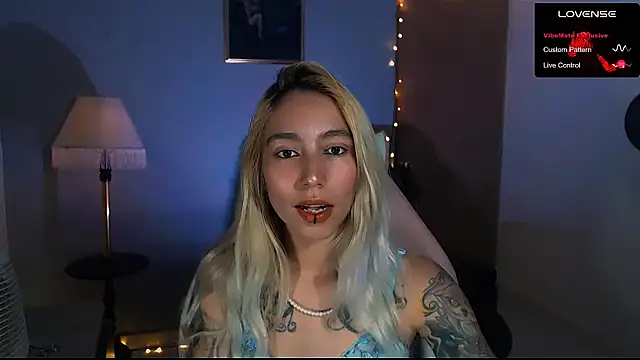 Snapshot of Saucy_Jenn chatting on February 1, 2025, 2:05 am Saucy Jenn online show from February 1, 2025, 2:05 am