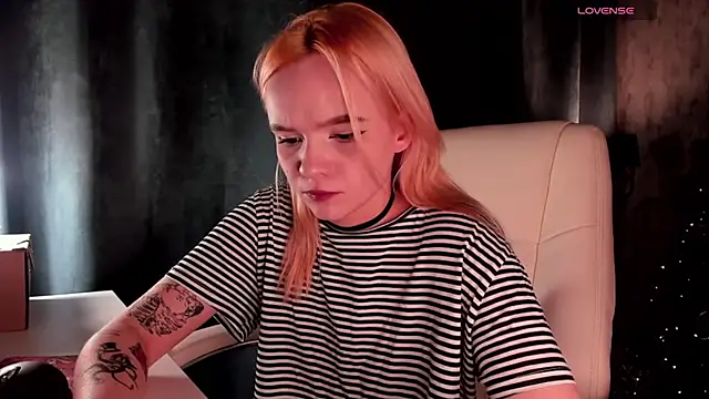 SarahRomantic online show from December 24, 2024, 12:33 pm