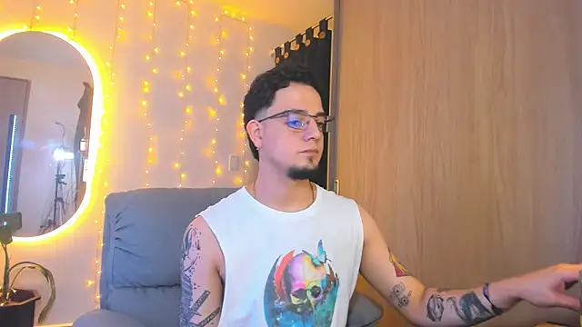 alejandro calderon1 online show from December 23, 2024, 7:06 am