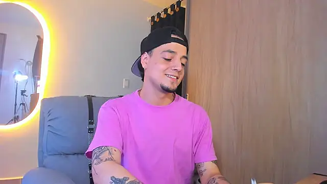 alejandro calderon1 online show from January 17, 2025, 5:11 am