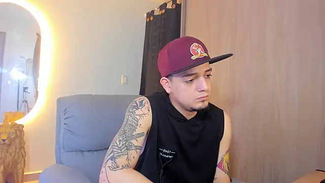 alejandro calderon1 online show from February 16, 2025, 4:42 am