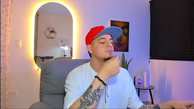 alejandro calderon1 online show from February 10, 2026, 5:55 am