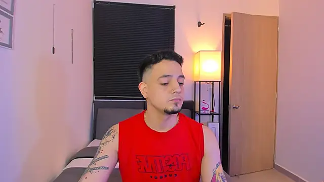 alejandro calderon1 online show from April 25, 2026, 3:31 am