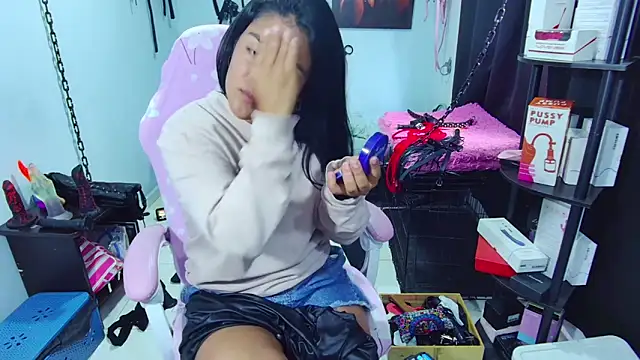 Hannah-grace online show from March 14, 2025, 4:09 pm