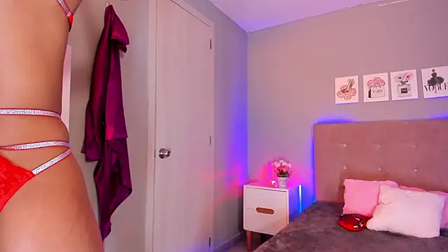 EmilyCoast-1 online show from January 31, 2025, 4:59 pm