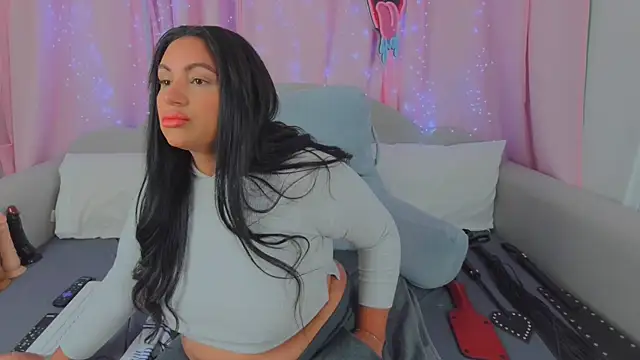 MeghanXO online show from November 1, 2025, 1:24 pm