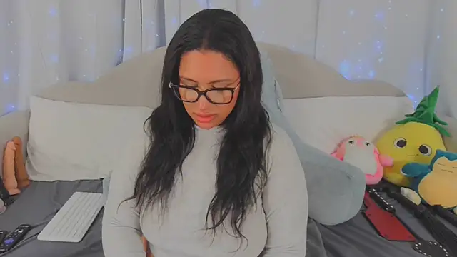 Snapshot of MeghanXO chatting on May 20, 2026, 2:18 am MeghanXO online show from May 20, 2026, 2:18 am