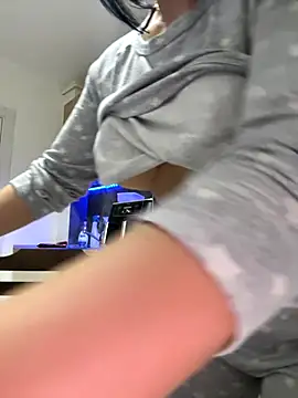 Scarlett-Dream online show from November 19, 2025, 6:46 am