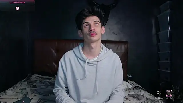 Snapshot of DanielCrush1 chatting on February 19, 2026, 9:16 am DanielCrush1 online show from February 19, 2026, 9:16 am