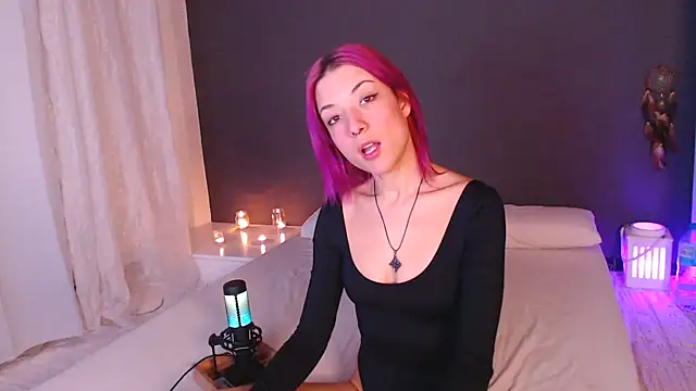 KarlaLuar  online show from January 28, 2025, 6:17 pm