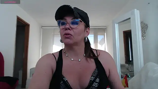 Snapshot of Myrnasexxx chatting on May 9, 2026, 3:17 pm Myrnasexxx online show from May 9, 2026, 3:17 pm