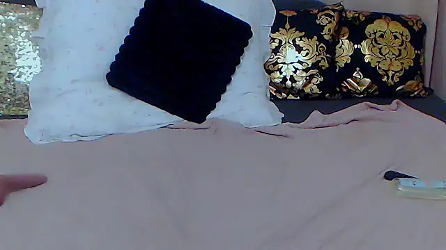 BustyVicky online show from December 12, 2024, 9:58 pm