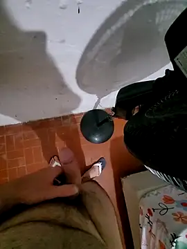 Snapshot of comedor1090 chatting on December 2, 2025, 12:38 am comedor1090 online show from December 2, 2025, 12:38 am