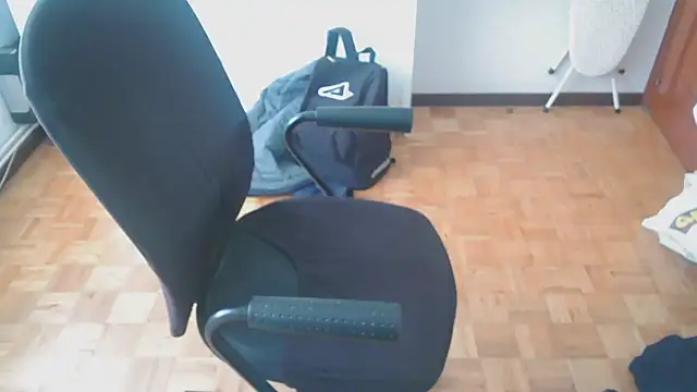 mikeyhotbear online show from December 2, 2025, 10:31 am