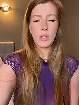 FoxyFrenchy online show from December 8, 2024, 6:50 pm