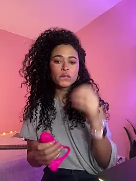 GabriSaenz online show from December 12, 2024, 9:26 pm