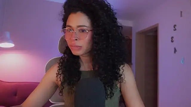 GabriSaenz online show from January 31, 2025, 11:56 pm