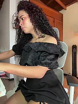 Snapshot of GabriSaenz chatting on July 9, 2026, 1:59 pm GabriSaenz online show from July 9, 2026, 1:59 pm